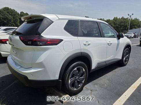 Used 2026 Nissan Rogue SV FWD image 4