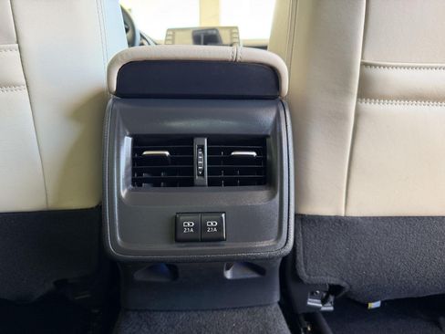 Used 2019 Toyota Avalon XLE w/ Carpet Mat Package FWD image 23