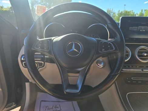 Used 2018 Mercedes-Benz GLC 300 4MATIC image 25