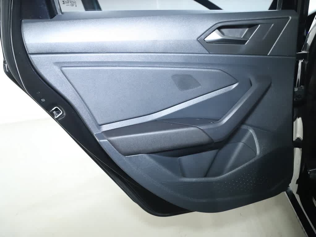 Used 2024 Volkswagen Jetta SE FWD image 13