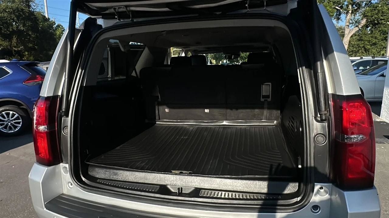 Used 2020 Chevrolet Suburban LT AWD/4WD image 37