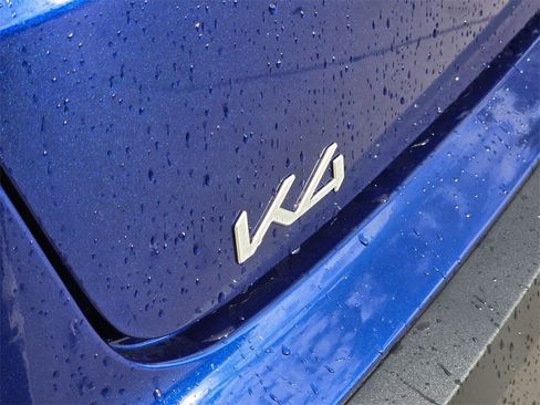 New 2025 Kia K4 LXS image 7