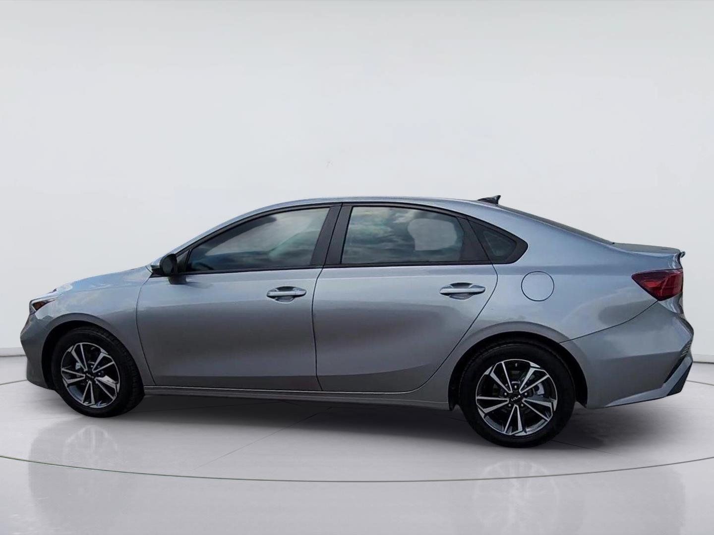 Used 2023 Kia Forte LXS FWD image 6