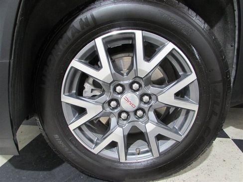 Used 2023 GMC Acadia SLT image 89