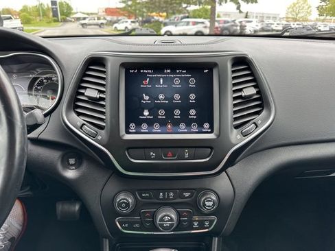 Used 2021 Jeep Cherokee Latitude Lux w/ Comfort/Convenience Group AWD/4WD image 24