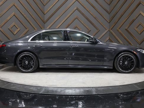 Used 2022 Mercedes-Benz S 580 4MATIC Sedan image 3