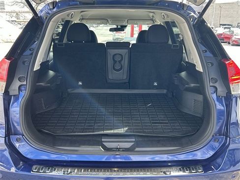 Used 2020 Nissan Rogue SV image 26