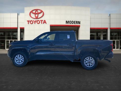 Certified 2025 Toyota Tacoma SR5 image 7