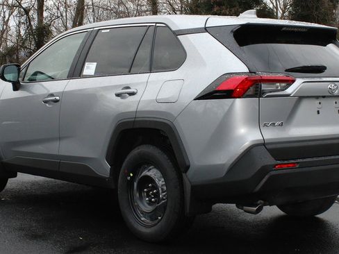 New 2025 Toyota RAV4 LE image 7