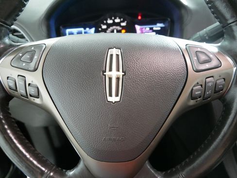 Used 2013 Lincoln MKX AWD image 25