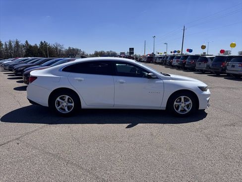 Used 2018 Chevrolet Malibu LS w/ LPO, Convenience Package 1 FWD image 5
