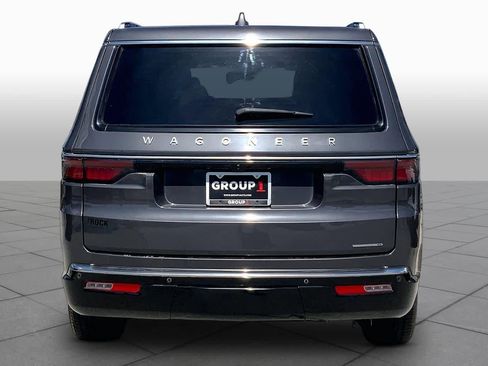 Used 2022 Jeep Wagoneer Series II RWD image 5