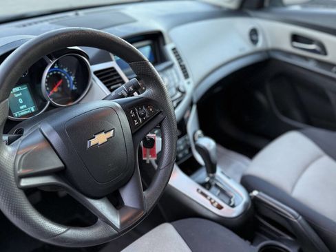 Used 2016 Chevrolet Cruze LS image 9