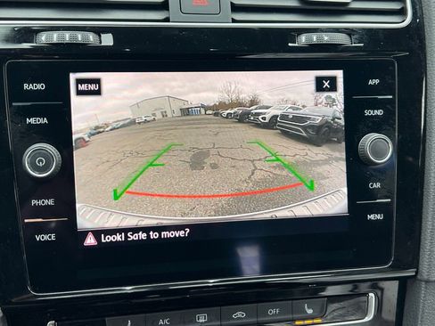 Used 2019 Volkswagen GTI SE image 24