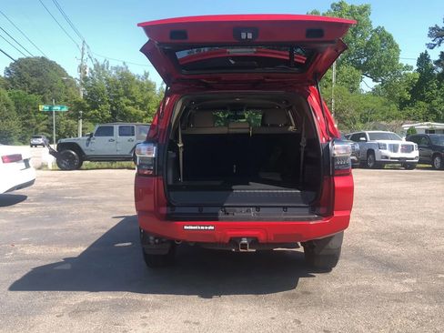 Used 2016 Toyota 4Runner SR5 image 10