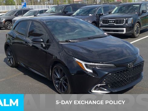 Used 2025 Toyota Corolla XSE FWD image 3