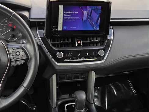 Used 2024 Toyota Corolla Cross LE FWD image 29