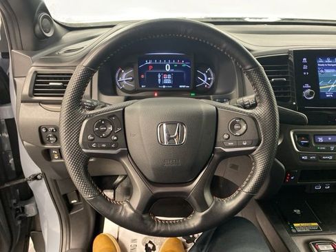 Certified 2025 Honda Passport TrailSport image 18