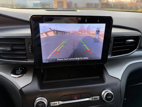 Used 2020 Ford Explorer XLT w/ Equipment Group 202A image 13