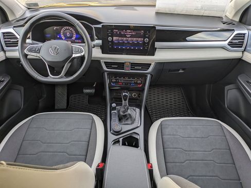 New 2026 Volkswagen Taos SE image 15