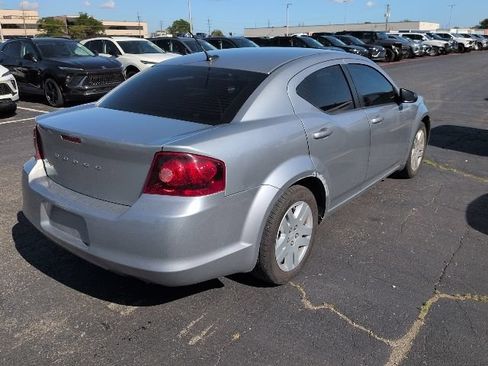 Used 2013 Dodge Avenger SE FWD image 4