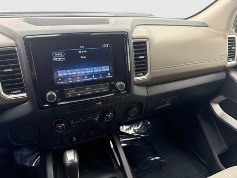 Used 2022 Nissan Frontier SV w/ Technology Package RWD image 24