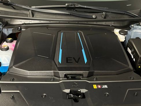 Used 2024 Hyundai Ioniq 5 SEL image 32