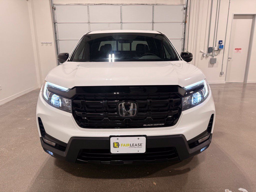 Used 2025 Honda Ridgeline Black Edition image 2
