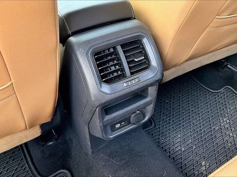 Used 2022 Volkswagen Tiguan SE FWD image 29