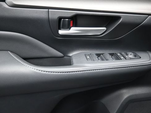 Used 2026 Toyota Grand Highlander XLE image 20