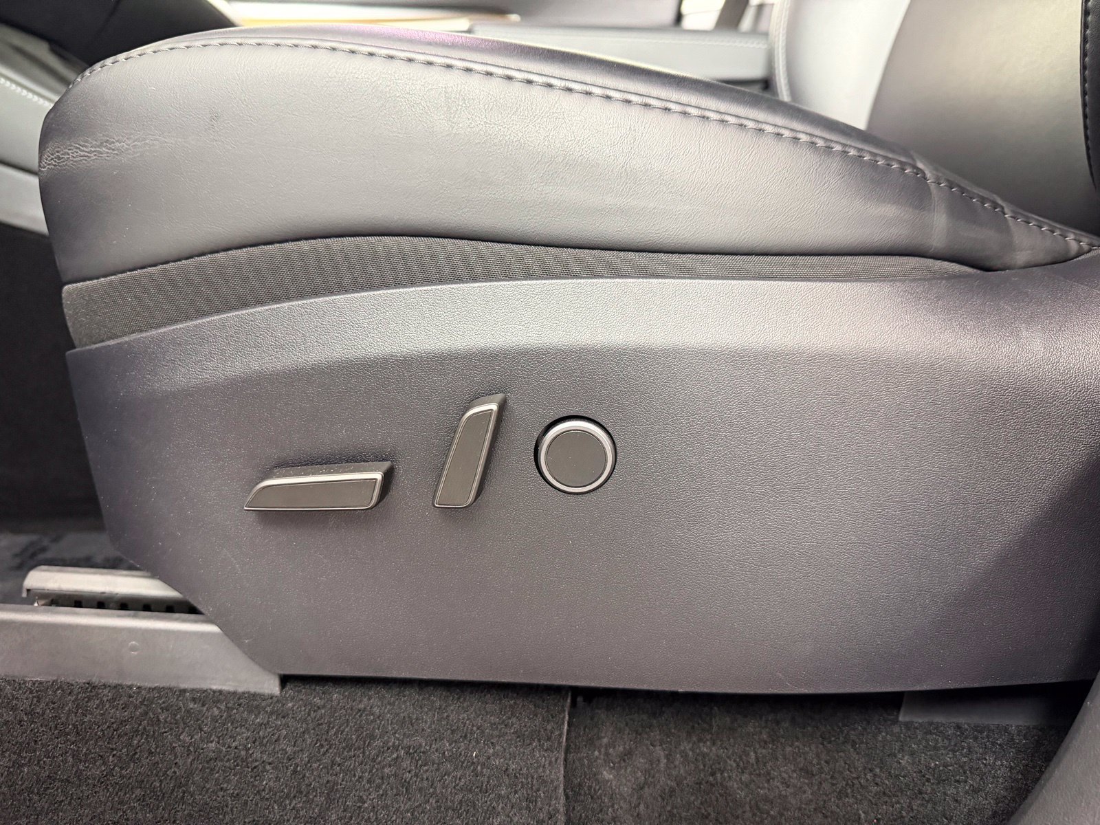 Used 2024 Tesla Model Y Long Range RWD image 16