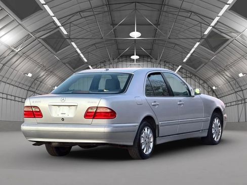 Used 2002 Mercedes-Benz E 320 4MATIC Sedan image 9