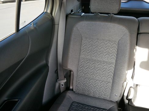 Used 2023 Chevrolet Equinox LT image 12