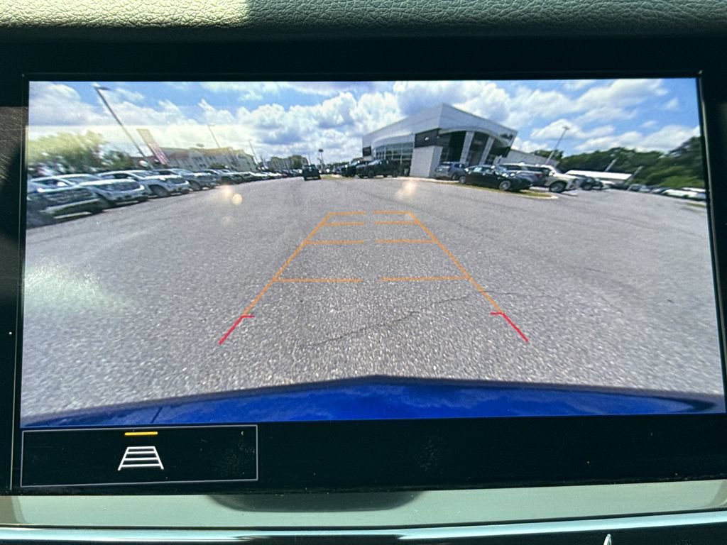 Certified 2025 Cadillac XT6 Premium Luxury FWD image 32