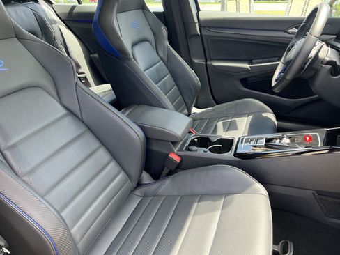 Used 2024 Volkswagen Golf R AWD/4WD image 35