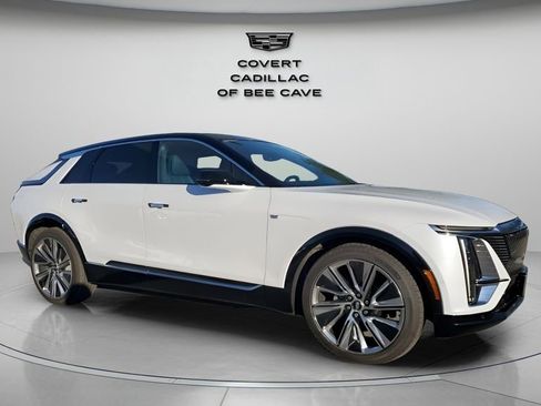 New 2026 Cadillac Lyriq Signature Luxury image 1