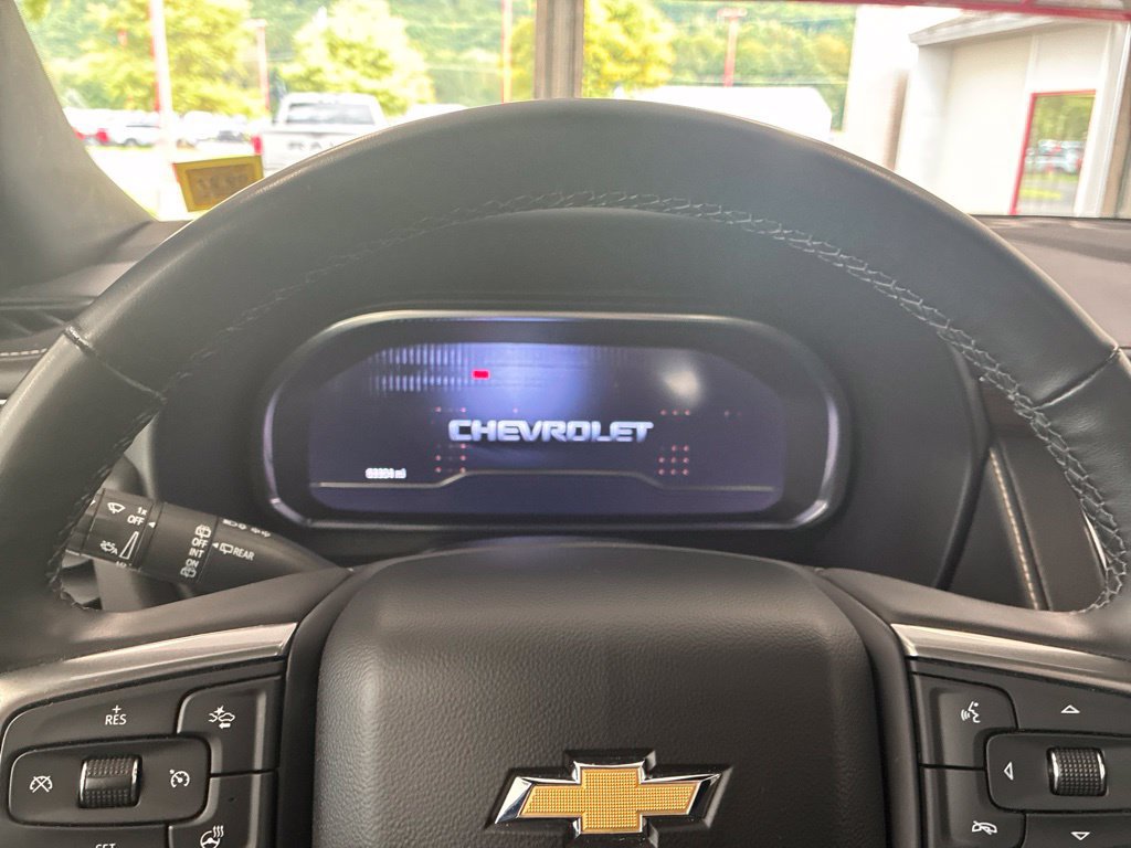 Used 2023 Chevrolet Suburban Premier w/ Premium Package 2 AWD/4WD image 62