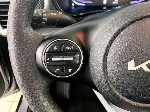 Used 2025 Kia Soul LX FWD image 18