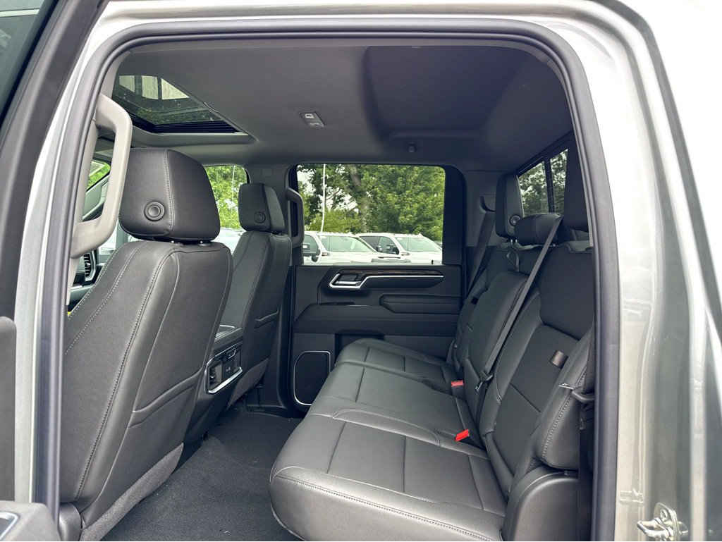 New 2026 GMC Sierra 2500 SLT w/ SLT Premium Package AWD/4WD image 7