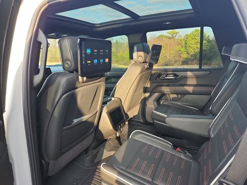 Certified 2025 GMC Yukon AT4 Ultimate w/ LPO, Floor Liner Package image 12