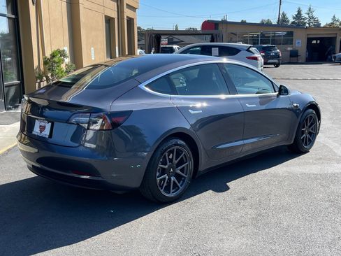 Used 2020 Tesla Model 3 Standard Range Plus image 3