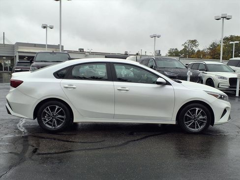 Used 2023 Kia Forte LXS w/ LXS Technology Package image 8