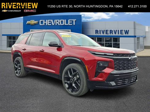 Used 2024 Chevrolet Traverse RS image 1