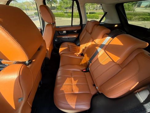 Used 2010 Land Rover Range Rover Sport HSE LUX AWD/4WD image 9