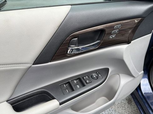 Used 2016 Honda Accord EX-L image 38