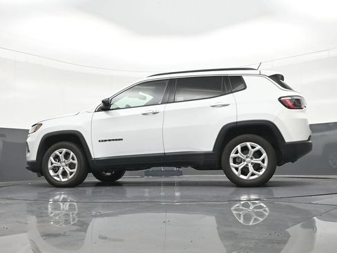 Used 2024 Jeep Compass Latitude AWD/4WD image 27