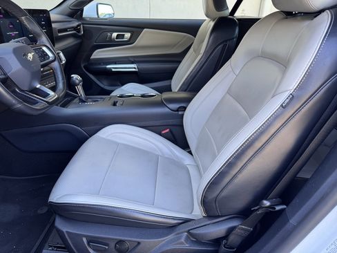 Used 2024 Ford Mustang Premium image 8
