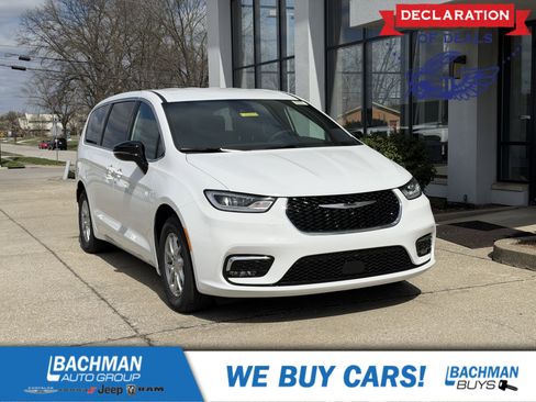 New 2026 Chrysler Pacifica Select FWD image 1