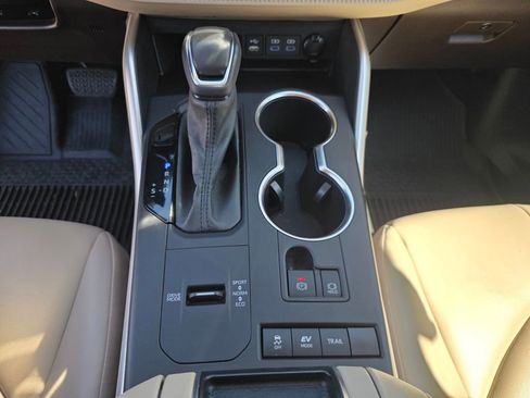 Used 2022 Toyota Highlander XLE image 30