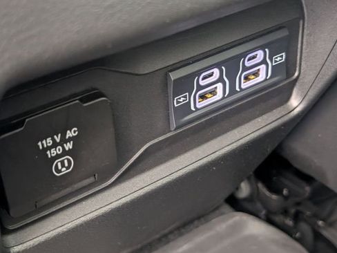 Certified 2024 Jeep Grand Cherokee Overland w/ Luxury Tech Group IV AWD/4WD image 27